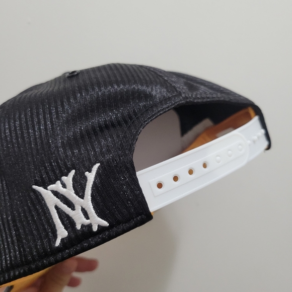 Rare BNWT New York Yankees Year of the tiger Hat Snapback - Picture 4 of 6